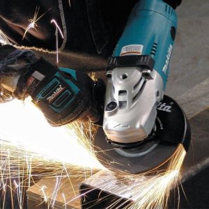 فرز آهنگری ماکیتا مدل GA7020